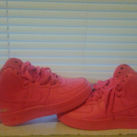 Hot Pink Air Force 1 - Picture 1 of 4